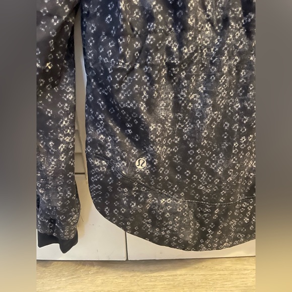 Lululemon jacket - Picture 5 of 5